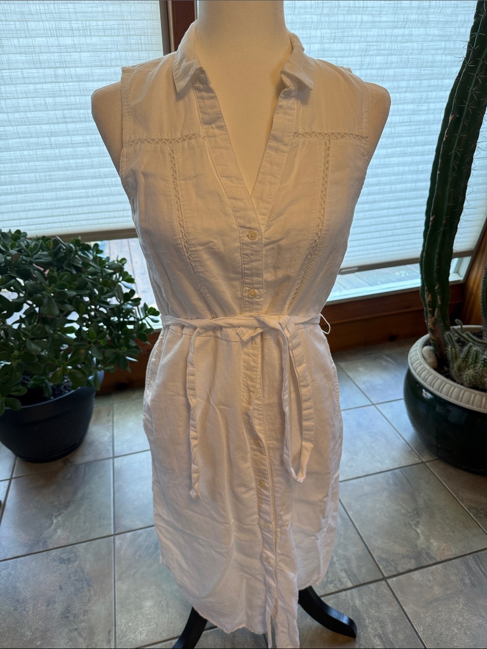 Banana Republic Sleeveless White linen Tie-Waist Shirt Dress